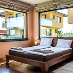 Em Hotel 2*