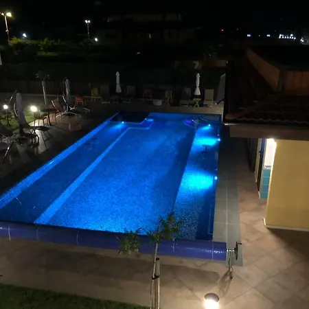 Em Hotel 2*